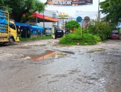 Jalan Di Kawasan Pasar Sentral Bone Puluhan Tahun Hancur, LSM Laskar Desak Pemda Bone Segera Lakukan Perbaikan