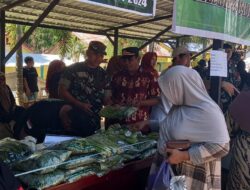 Koramil 1403-15/ Malili Pantau Gerakan Pangan Murah Serentak Hari Ke Dua di Kantor Camat Malili