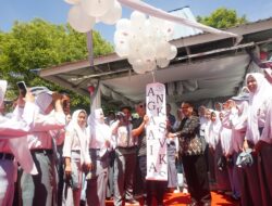 Budiman Motivasi Siswa Angkatan 30 SMAN 4 Lutim Agar Melanjutkan Sekolah