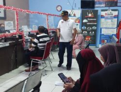 Warga Datangi Disdukcapil, Sebagian Urus Kelengkapan Pendaftaran TNI-Polisi