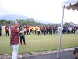 Tendangan Pertama Bupati Tandai Bergulirnya Turnamen Sepakbola Antar Instansi