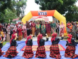 Reog Ponorogo Meriahkan Roadshow Kebudayaan di Kecamatan Kalaena