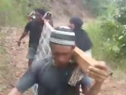 Usai Melahirkan, Seorang Ibu Di Tarabbi Di Gotong Warga Sejauh  7 Km Ke Mobil Jemputan