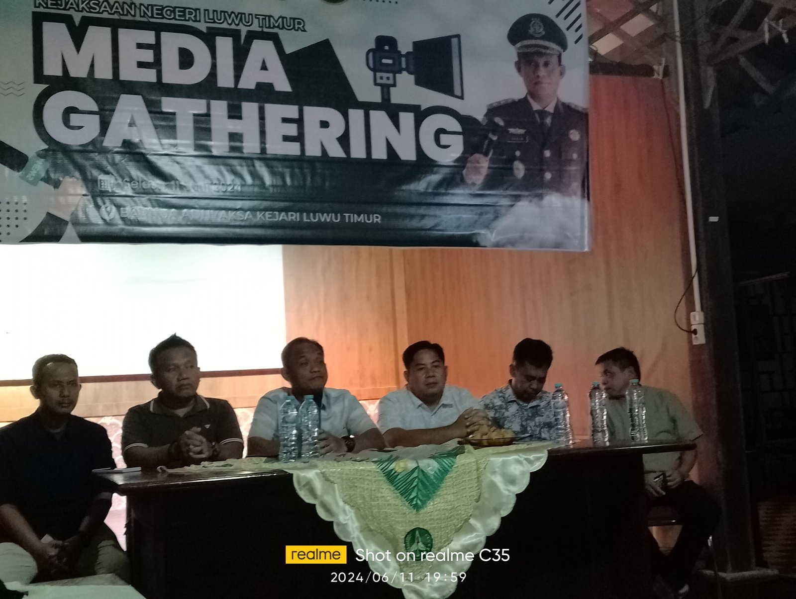Mantan Jurnalis Senior Yadyn Yang Menjabat Kepala Kejaksaan Negeri Luwu Timur Temu Pamit Dengan Puluhan Wartawan