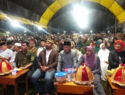 Bupati, Wabup dan Ketua PKK Lutim Hadiri Pagelaran Wayang Golek di Tomoni