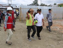 Bupati Luwu Timur Tinjau Progres Pembangunan Pasar Tomoni