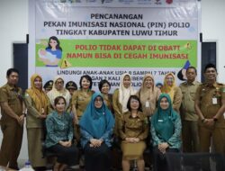 Buka Pencanangan PIN Polio Tingkat Kabupaten, Hj. Sufriaty Lakukan Pemberian Imunisasi