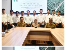 Bupati Indah Lepas 27 Calon Mahasiswa Penerima Beasiswa BPDPKS