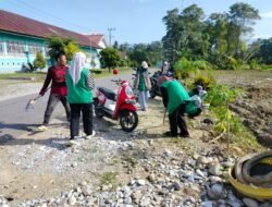 Pemdes Sindu Agung Bersama KKN IAIN Palopo Giat Jumat Bersih, Ini Tujuannya