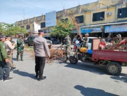 Peringati HUT TNI ke-79 Personil TNI dan Pol Lutra Gelar Karya Bhakti