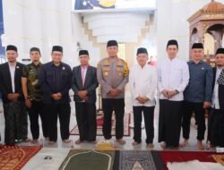 Kapolda Sulsel Perkenalkan Diri dan Ajak Masyarakat Sukseskan Pilkada di Hadapan Jamaah Salat Jumat Masjid Kubah 99 Makassar