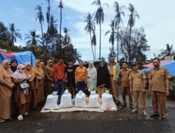 SMPN 2 Liliriaja Berbagi Kebahagiaan, Bantu Korban Kebakaran di Penrie