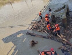 Sungai Malili “Dihujani” Kayu Bekas, BPBD Luwu Timur Siap Bersihkan