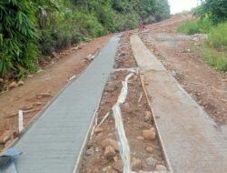 Ketua BPD Tarabi Bersyukur Dengan Adanya Pembangunan Rabat Beton Dua Sisi di Dusun Dandawasu