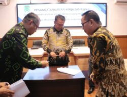 Disaksikan Wabup Jumail, Disdukcapil Tandatangani PKS Hak Akses dan Pemanfaatan Data Bersama 15 PD