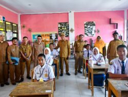 Semangati Peserta Ujian, Bupati Andi Rahim Pantau Pelaksanaan ASA 2025 di SMP 1 Masamba