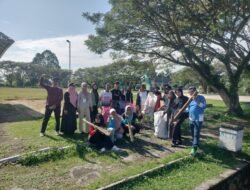 Hidupkan Budaya Gotong Royong, Disporapar Lutra Bersih-bersih Lapangan Tamsis