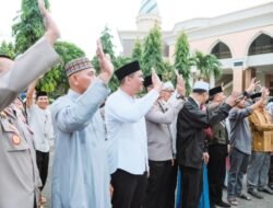 Lepas Jamaah Calon Haji, Bupati Bantaeng Uji Nurdin Minta Nama Daerah Terjaga