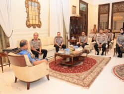 Rangkaian HUT Bhayangkara ke-79, Tim Mabes Polri Lakukan Anjangsana ke Mantan Kapolri Jenderal Purn Drs. Badrodin Haiti
