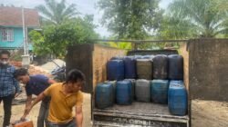 Polres Lutim Gagalkan Pengangkutan Solar Ilegal,54 Jerigen Disita