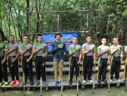 Taruna Bhayangkara Hijaukan Negeri Lewat Aksi Penanaman 100 Pohon Bakau di Jakarta Utara