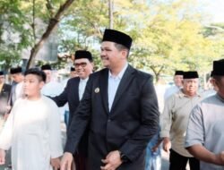 Bupati dan Wabup Bantaeng Laksanakan Sholat Idul Adha 1446 H Bersama Masyarakat di Pantai Seruni