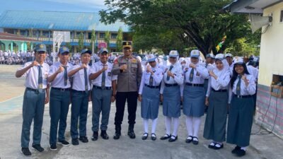 Wakapolres Luwu Utara Jadi Pembina Upacara di SMA Negeri 8