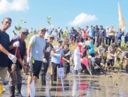 Penanaman 5.000 Bibit Mangrove, Bupati Bantaeng Beri Apresiasi KKN Unhas Atas Dedikasinya