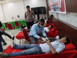 Polres Luwu Timur Menggelar Kegiatan Donor Darah Di Hari Jadi Ke 74 Humas Polri