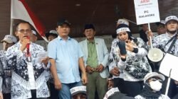 Ribuan Guru Datangi Kantor DPRD Luwu Utara,Buntut dari Dua guru di PTDH