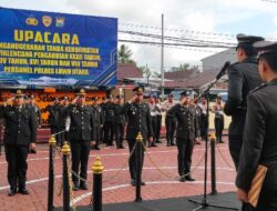 Kapolres Lutra Pimpin Upacara Penganugerahan Satyalencana Pengabdian Personel Polres 