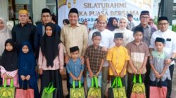 Ketua DPRD Luwu Utara Salurkan Santunan kepada Anak Yatim pada Momen Buka Puasa Bersama