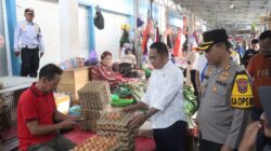 Jelang Lebaran, Bupati Wajo, And Rosman Pantau Harga Di Pasar Mini Sengkang