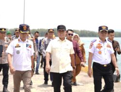 Bupai Wajo, Lepas Pemudik Via Pelabuhan Bangsalae Siwa ke Tobaku Sultra Lewat Program Mudik Aman Berbagi Harapan