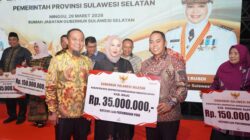 Bupati Wajo Terima Penghargaan dari Guberbur Sulsel