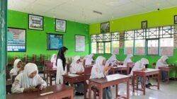 Ujian Madrasah Berbasis Android di MA DDI Masamba, Pengawas Luwu Utara Apresiasi Digitalisasi Pendidikan