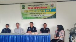 Kepala Desa Cimpu Utara Salurkan Insentif Pegawai Sara dan Kader