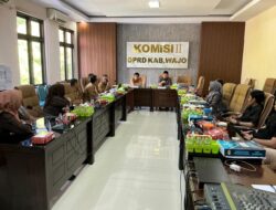 Komis II DPRD Wajo Gelar RDP Dengan Pedagang Pasar Mini Sengkang dan Pihak Terkait, Dorong Solusi Koperasi dan Pelatihan