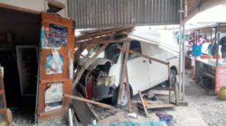 Kecelakaan Lalu Lintas di Jalan Poros Manurung-Malili, Mobil Serempet Kios dan Gerai Somay
