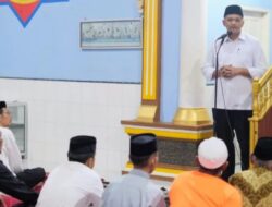 Safari Ramadan di Eremerasa, Bupati Bantaeng Serahkan Bantuan