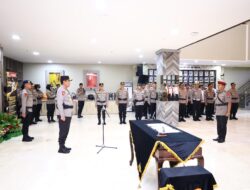 Kapolda Sulsel Sampaikan Terima Kasih kepada Kombes Setiadi Sulaksono pada Sertijab Dirreskrimum