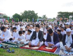 Wakil Bupati Luwu Shalat Idul Adha Bersama Warga Walenrang