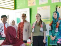 Ketua TP PKK Bantaeng Tinjau Fasilitas dan Aktivitas Belajar SD Inpres Pullaweng 
