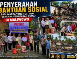 Eratkan Kebersamaan, Camat dan Kapolsubsektor Angkona Salurkan Bantuan untuk Korban Kebakaran di Desa Maliwowo