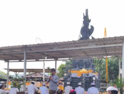 Wujudkan Kerukunan Umat Beragama, Camat Angkona Ikuti Persembahyangan Galungan di Desa Mantadulu