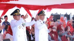 Wabup Wajo Tampil Sebagai Inspektur Upacara Penurunan Bendera di HUT ke-81 RI di Lapmer Sengkang