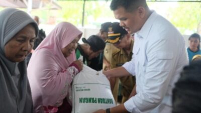 Bupati Bantaeng Salurkan  Bantuan Beras dan Minyak Goreng Bagi 31.654 Warga  