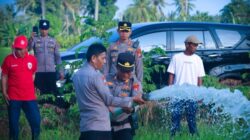 Kapolres Luwu Turun Langsung Salurkan Bantuan Air untuk Petani Terdampak Kekeringan