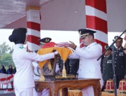 Wakil Bupati Luwu Pimpin Upacara Penurunan Bendera HUT ke-81 RI
