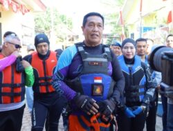 Peringati HUT ke-78 Polwan, Kapolda Sulsel Pimpin Bakti Sosial di Pulau Barrang Lompo
